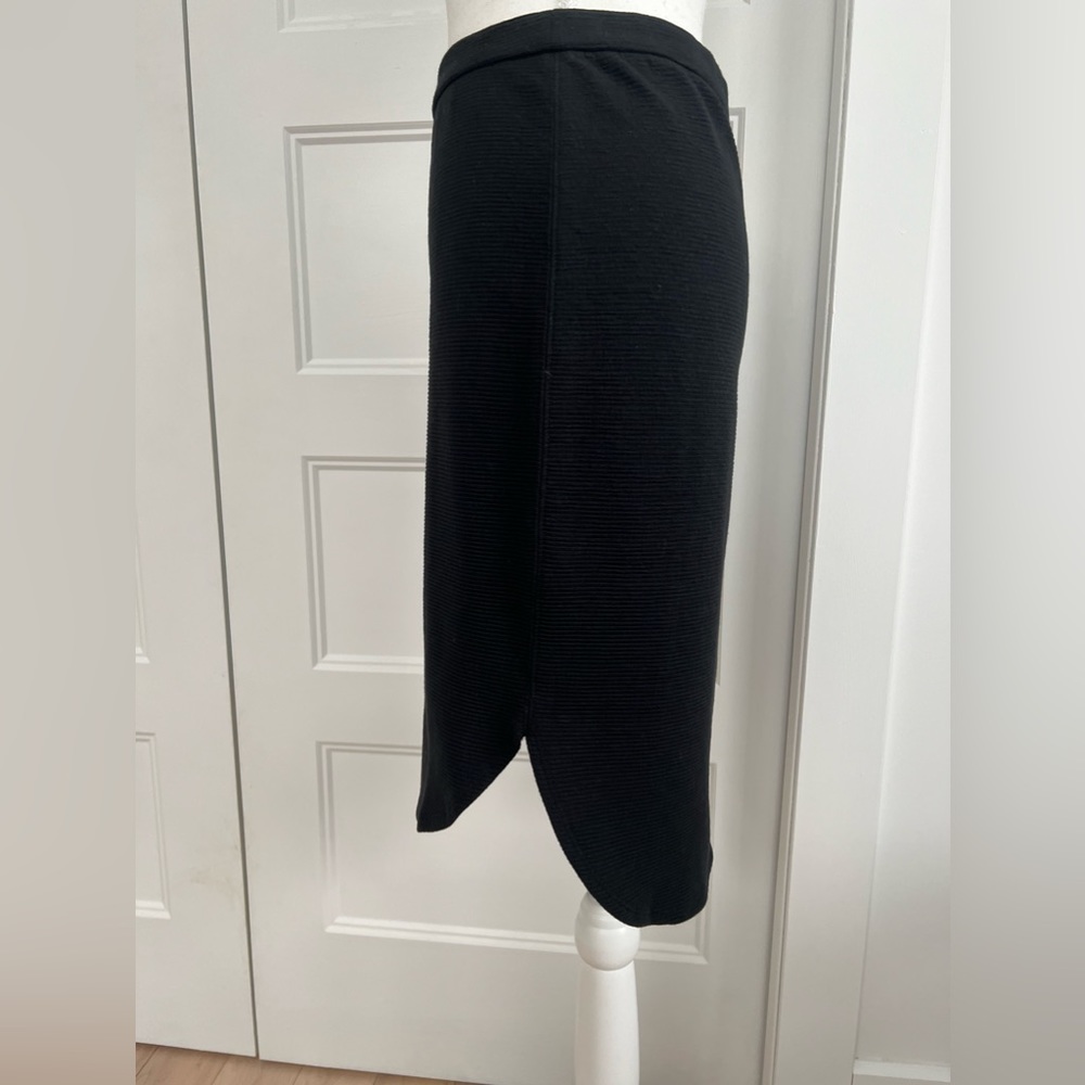 Skirt - Picture 2 of 6